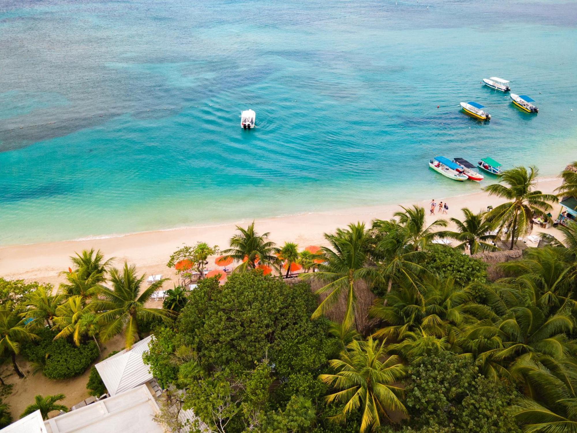 Paradise Beach Hotel West Bay Exterior foto