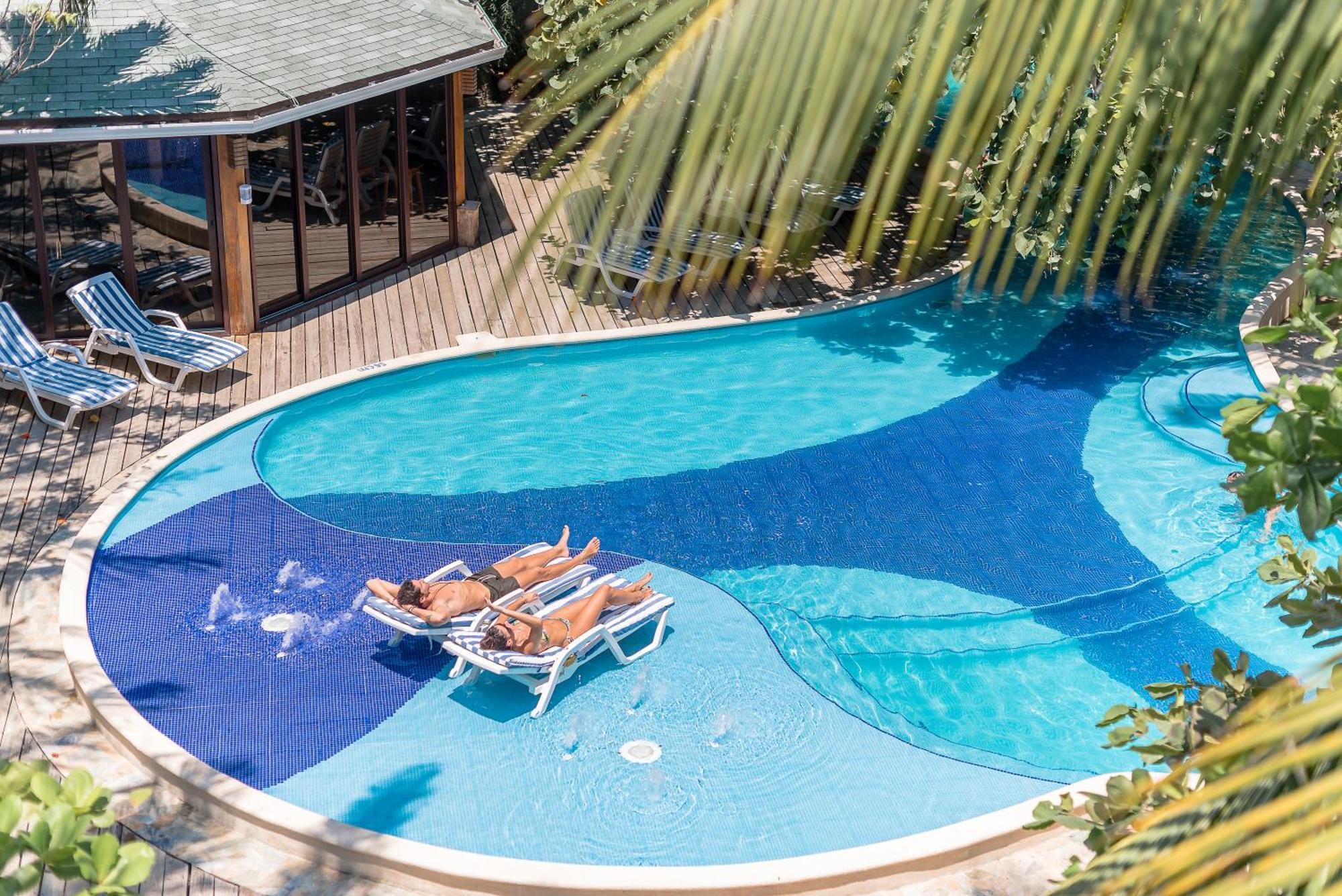 Paradise Beach Hotel West Bay Exterior foto