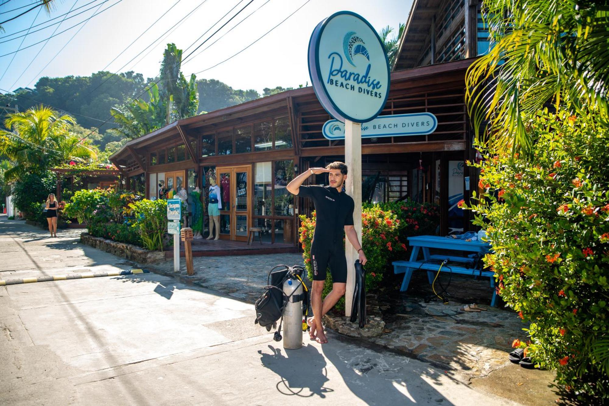 Paradise Beach Hotel West Bay Exterior foto